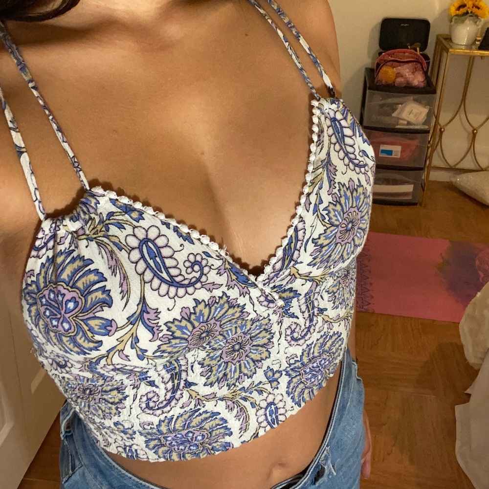 Cropped straps floral top